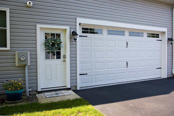 24/7 Emergency Garage Door Panel Replacement experts in Bensley, VA